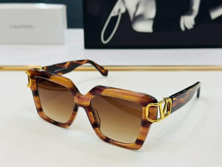 Picture of Valentino Sunglasses _SKUfw63765799fw